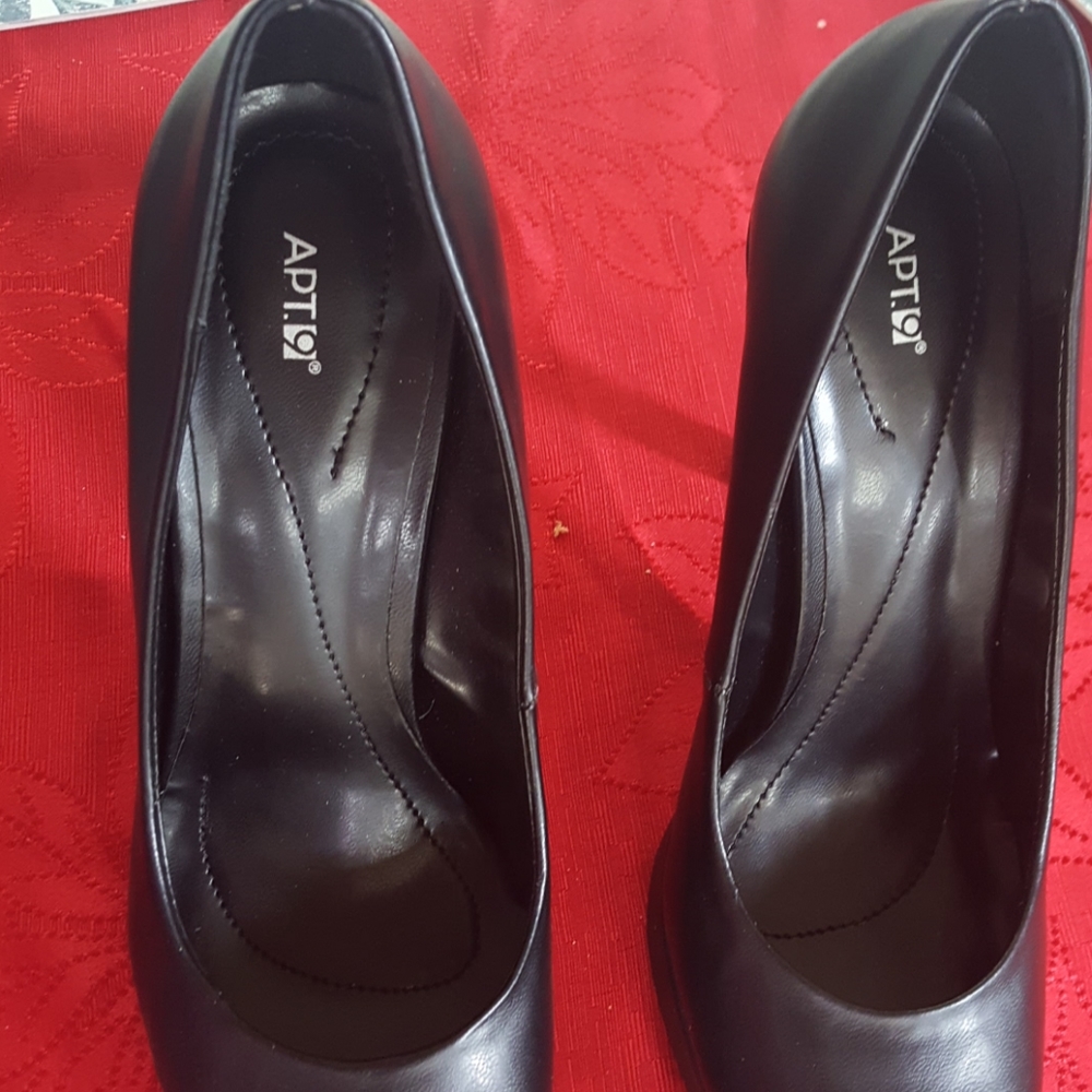 shoes - Picture 5 of 7